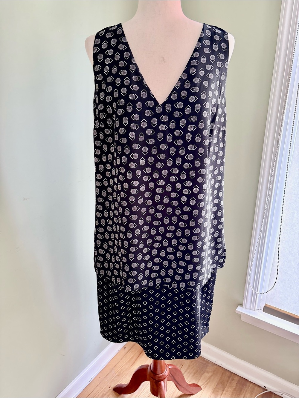 Lauren by Ralph Lauren Black/white Print Sleeveless Dress Sz 12 /V-neck Great!
